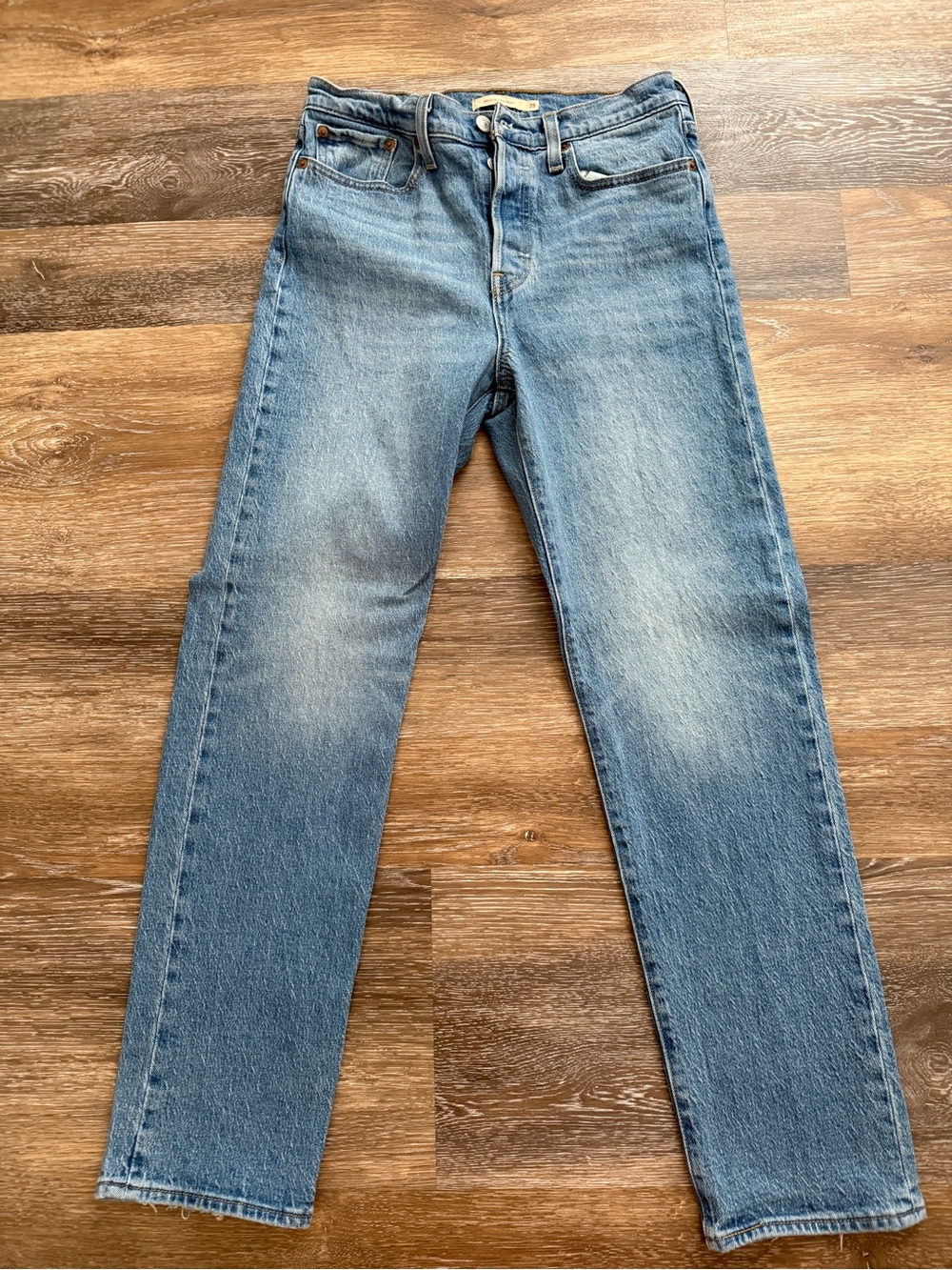 Levi's Premium Wedgie Straight Button Fly Jeans | Light Wash | Size 28
